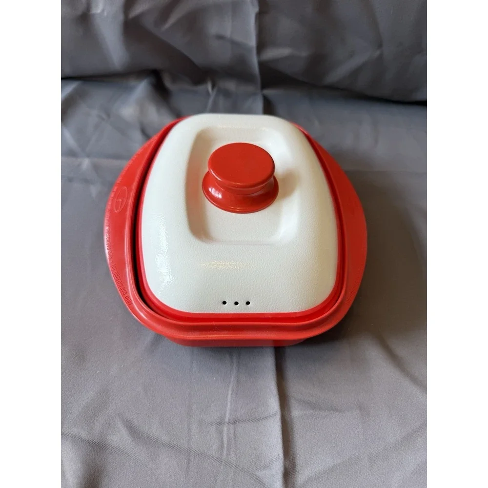 Vtg Range Mate Red White Rectangular Nonstick Microwave Grill Pan Covered Korean